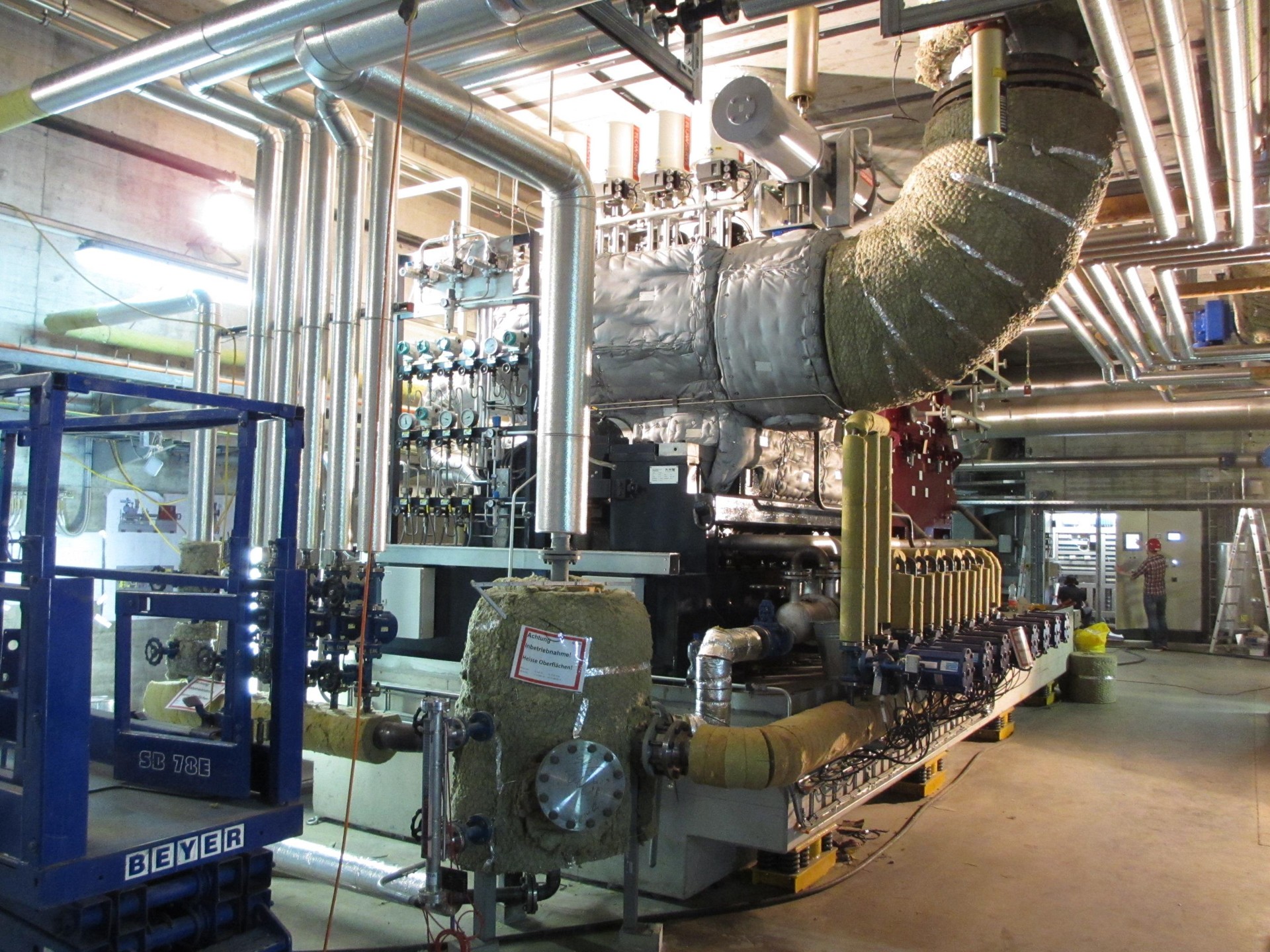 Caliqua - IWB Basel Waste incineration plant generates electricity and district heating