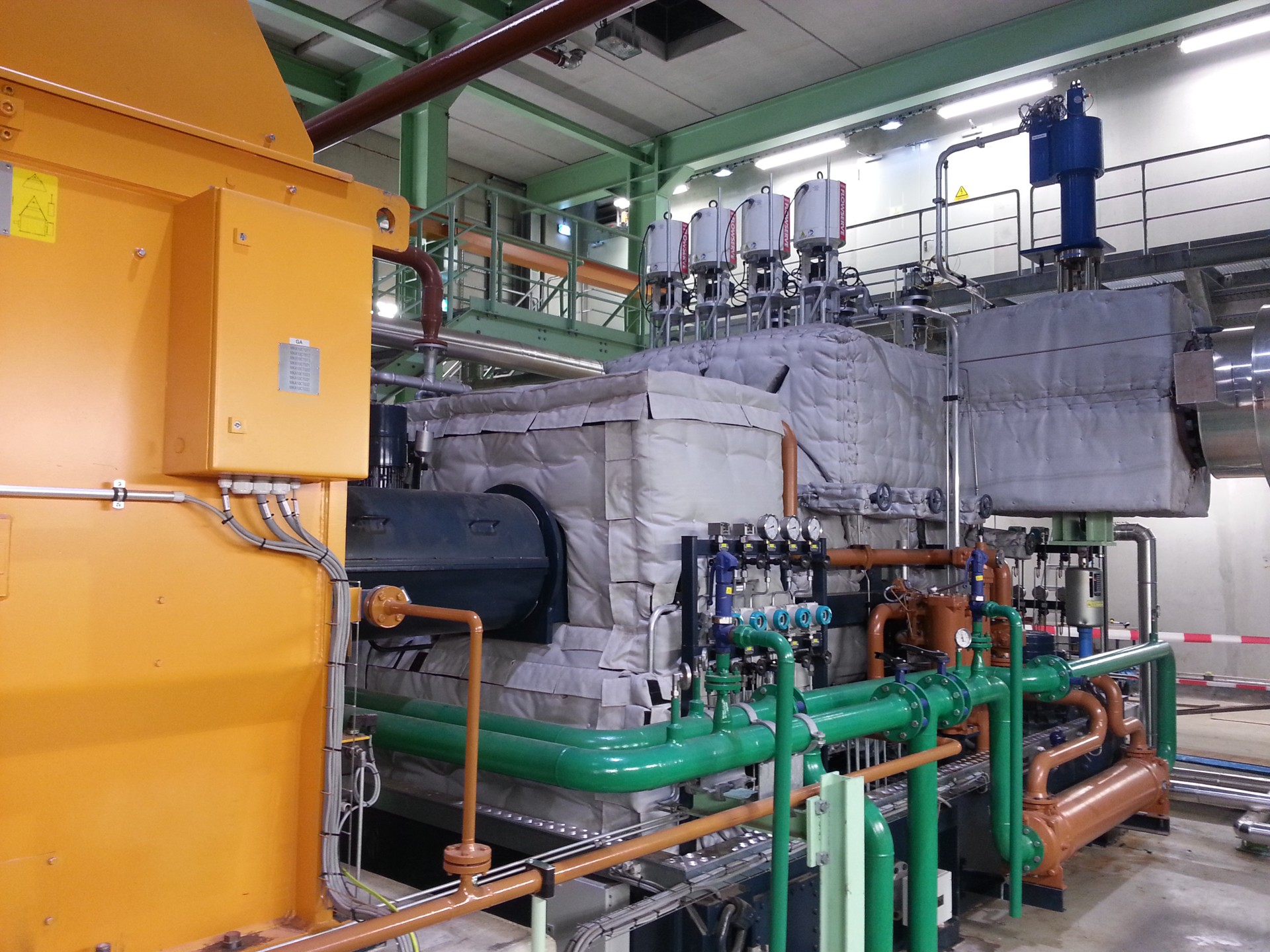Cogeneration plant generates district heating and electricity